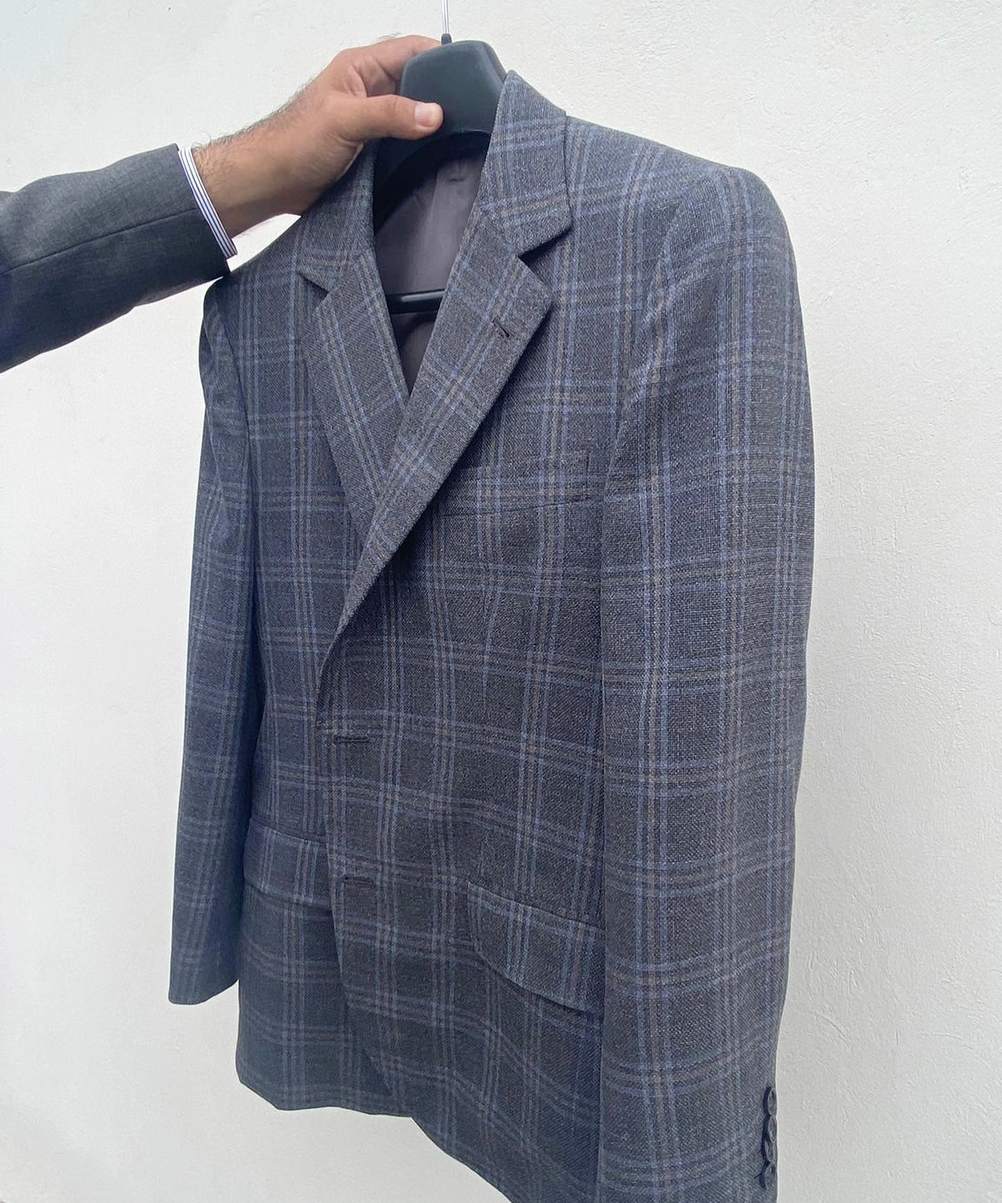 Instagram — bespoke en detalle (Abr 2023)